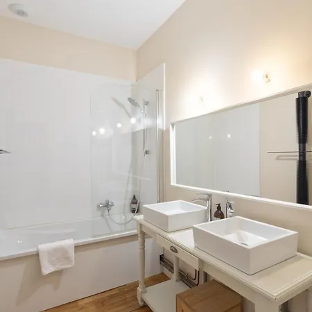 Maison Tregain - Grand Jardin Et Terrasse Holiday home Rennes